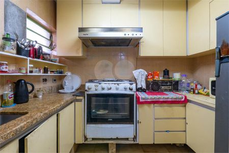 Casa à venda com 210m², 4 quartos e 4 vagas