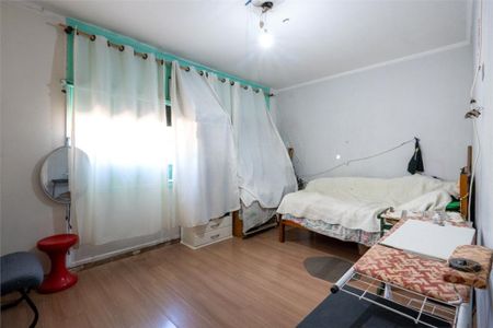 Casa à venda com 210m², 4 quartos e 4 vagas