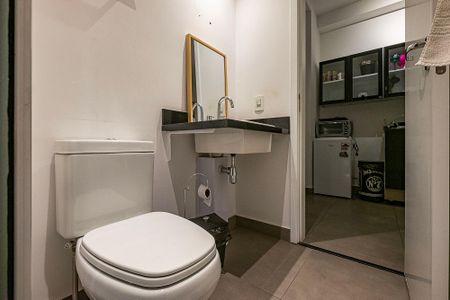 Banheiro de kitnet/studio à venda com 1 quarto, 32m² em Pinheiros, São Paulo