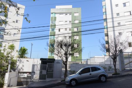 Apartamento à venda com 98m², 3 quartos e 3 vagasFachada