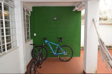 Casa à venda com 234m², 3 quartos e 2 vagasQuintal