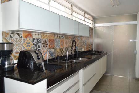 Casa à venda com 234m², 3 quartos e 2 vagasCozinha