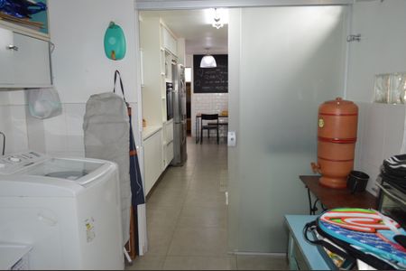 Casa à venda com 234m², 3 quartos e 2 vagasÁrea de Serviço