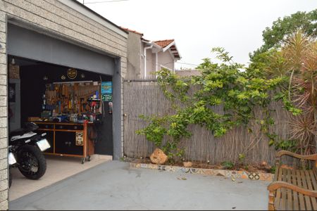 Casa à venda com 234m², 3 quartos e 2 vagas Casa à venda com 234m², 3 quartos e 2 vagasGaragem
