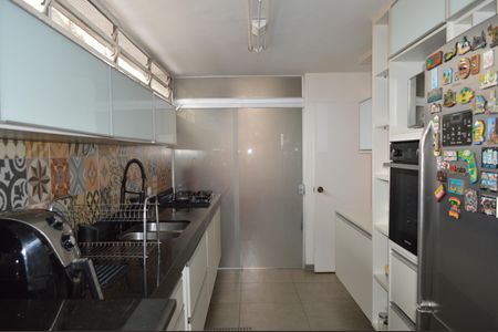 Casa à venda com 234m², 3 quartos e 2 vagasCozinha