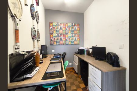 Casa à venda com 234m², 3 quartos e 2 vagas Casa à venda com 234m², 3 quartos e 2 vagasEscritório