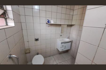 Banheiro de casa à venda com 3 quartos, 100m² em Vila Dalva, São Paulo