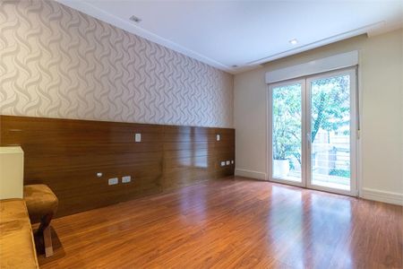 Casa à venda com 471m², 4 quartos e 6 vagas