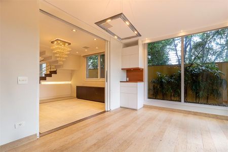 Casa à venda com 471m², 4 quartos e 6 vagas