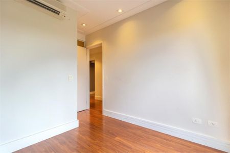 Casa à venda com 471m², 4 quartos e 6 vagas