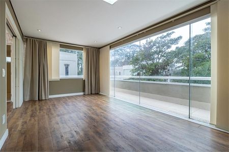 Casa à venda com 471m², 4 quartos e 6 vagas