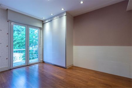 Casa à venda com 471m², 4 quartos e 6 vagas