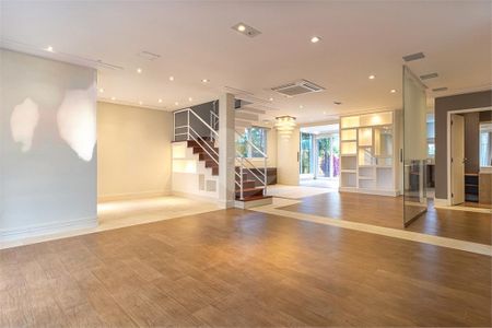 Casa à venda com 4 quartos, 471m² em Chácara Monte Alegre, São Paulo