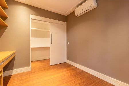 Casa à venda com 471m², 4 quartos e 6 vagas