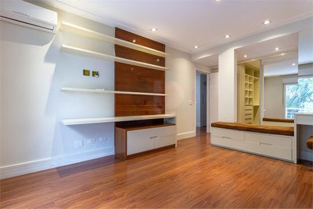 Casa à venda com 4 quartos, 471m² em Chácara Monte Alegre, São Paulo