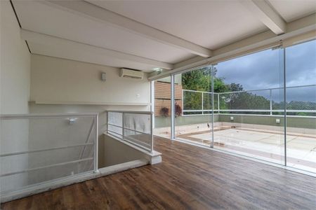 Casa à venda com 471m², 4 quartos e 6 vagas