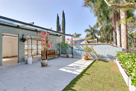 Casa de Condomínio à venda com 3 quartos, 160m² em Vila Elvira, São Paulo