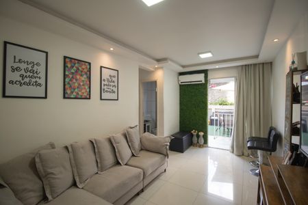 Sala de apartamento para alugar com 2 quartos, 48m² em Colubande, São Gonçalo