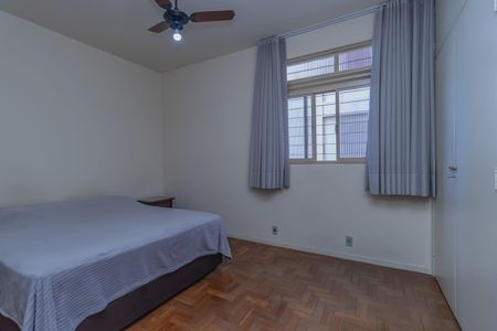 Apartamento à venda com 160m², 4 quartos e 2 vagas Apartamento à venda com 160m², 4 quartos e 2 vagasSuíte