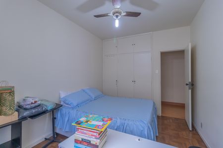 Apartamento à venda com 160m², 4 quartos e 2 vagas Apartamento à venda com 160m², 4 quartos e 2 vagasQuarto 2