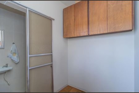 Apartamento à venda com 160m², 4 quartos e 2 vagas Apartamento à venda com 160m², 4 quartos e 2 vagasBanheiro de Serviço