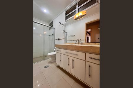 Apartamento para alugar com 115m², 3 quartos e 2 vagas Apartamento para alugar com 115m², 3 quartos e 2 vagasBanheiro