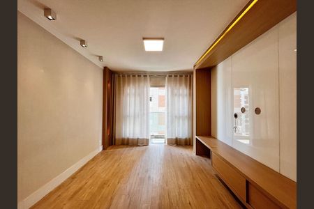 Apartamento para alugar com 115m², 3 quartos e 2 vagas Apartamento para alugar com 115m², 3 quartos e 2 vagasSala