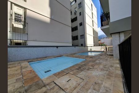Apartamento à venda com 191m², 3 quartos e 2 vagas Apartamento à venda com 191m², 3 quartos e 2 vagasPiscina