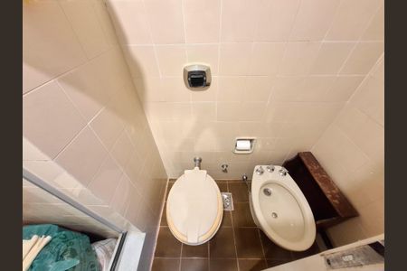 Apartamento à venda com 191m², 3 quartos e 2 vagas Apartamento à venda com 191m², 3 quartos e 2 vagasBanheiro da suíte 1