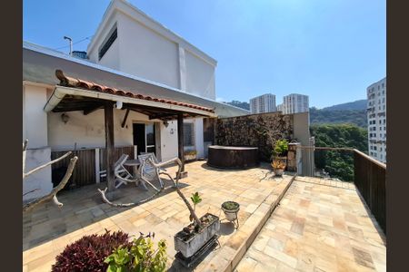 Apartamento à venda com 191m², 3 quartos e 2 vagas Apartamento à venda com 191m², 3 quartos e 2 vagasCobertura