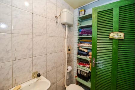 Casa à venda com 200m², 3 quartos e 5 vagas Casa à venda com 200m², 3 quartos e 5 vagasBanheiro de Serviço