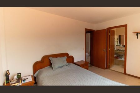 Casa de condomínio à venda com 136m², 4 quartos e 3 vagas Casa de condomínio à venda com 136m², 4 quartos e 3 vagasSuíte 1
