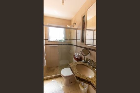 Casa de condomínio à venda com 136m², 4 quartos e 3 vagas Casa de condomínio à venda com 136m², 4 quartos e 3 vagasSuíte 2 Banheiro
