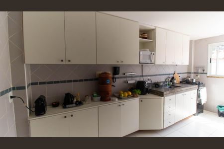 Casa de condomínio à venda com 136m², 4 quartos e 3 vagas Casa de condomínio à venda com 136m², 4 quartos e 3 vagasCozinha