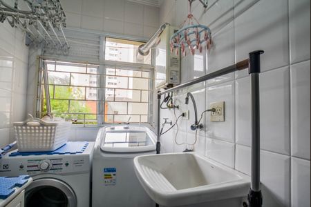 Apartamento à venda com 110m², 3 quartos e 2 vagas Apartamento à venda com 110m², 3 quartos e 2 vagasÁrea de Serviço