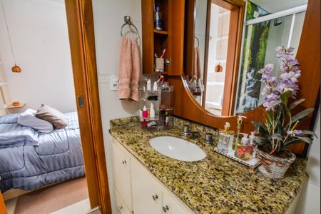 Apartamento à venda com 110m², 3 quartos e 2 vagas Apartamento à venda com 110m², 3 quartos e 2 vagasBanheiro da Suíte