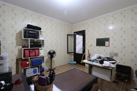 Casa à venda com 220m², 4 quartos e 3 vagasEscritório