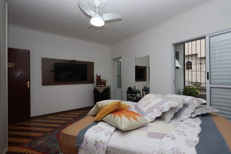 Casa à venda com 220m², 4 quartos e 3 vagasSuíte