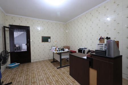 Casa à venda com 220m², 4 quartos e 3 vagasEscritório