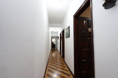 Casa à venda com 220m², 4 quartos e 3 vagasCorredor