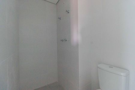 Apartamento à venda com 69m², 2 quartos e 1 vaga Apartamento à venda com 69m², 2 quartos e 1 vagaBanheiro da Suíte