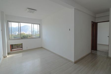 Apartamento à venda com 65m², 1 quarto e 2 vagas Apartamento à venda com 65m², 1 quarto e 2 vagasSala