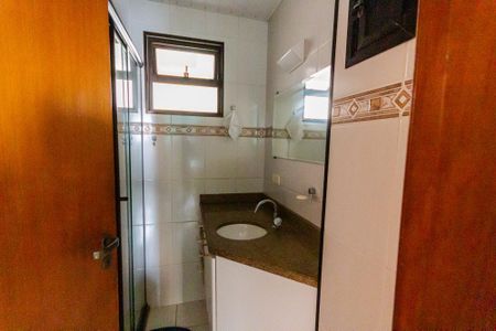 Apartamento à venda com 74m², 3 quartos e 1 vaga Apartamento à venda com 74m², 3 quartos e 1 vagaBanheiro