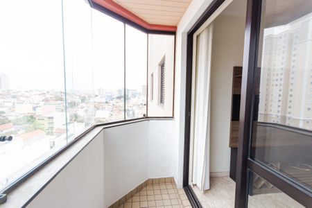 Apartamento à venda com 74m², 3 quartos e 1 vaga Apartamento à venda com 74m², 3 quartos e 1 vagaVaranda