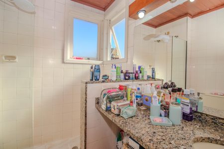 Apartamento para alugar com 260m², 3 quartos e 4 vagasBanheiro da Suíte