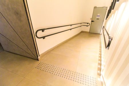Apartamento à venda com 47m², 2 quartos e 1 vaga Apartamento à venda com 47m², 2 quartos e 1 vagaHall