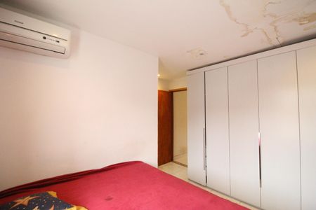 Casa de condomínio à venda com 90m², 3 quartos e 1 vagaSuíte