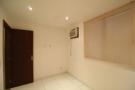 Casa de condomínio à venda com 90m², 3 quartos e 1 vagaQuarto 2