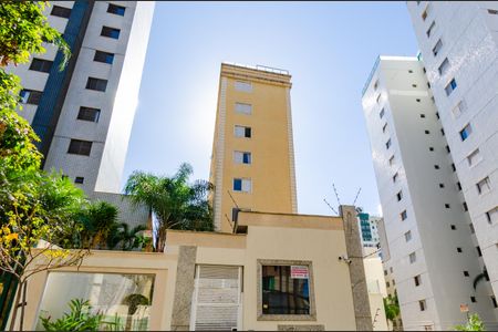 Apartamento à venda com 190m², 3 quartos e 3 vagasFachada