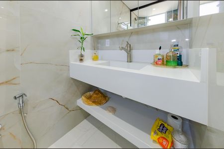 Apartamento à venda com 190m², 3 quartos e 3 vagasBanheiro suíte